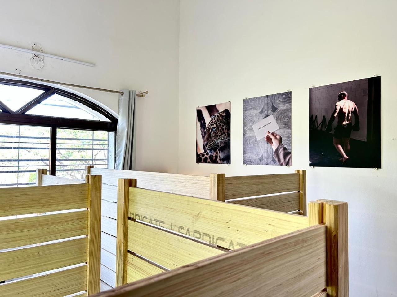 Hostel Lifespace- Twin Bungalow With Pods, Bunks, Private Rooms, Cowork & Cafe 푸네 외부 사진